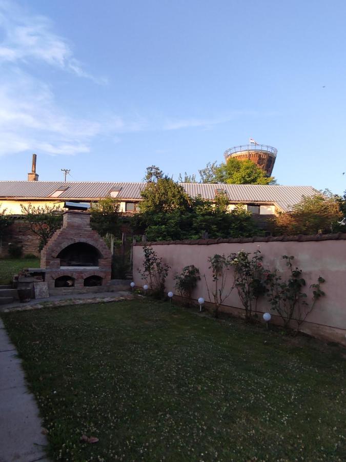Kuca Za Odmor Kod Mare Vila Vukovar Exterior foto