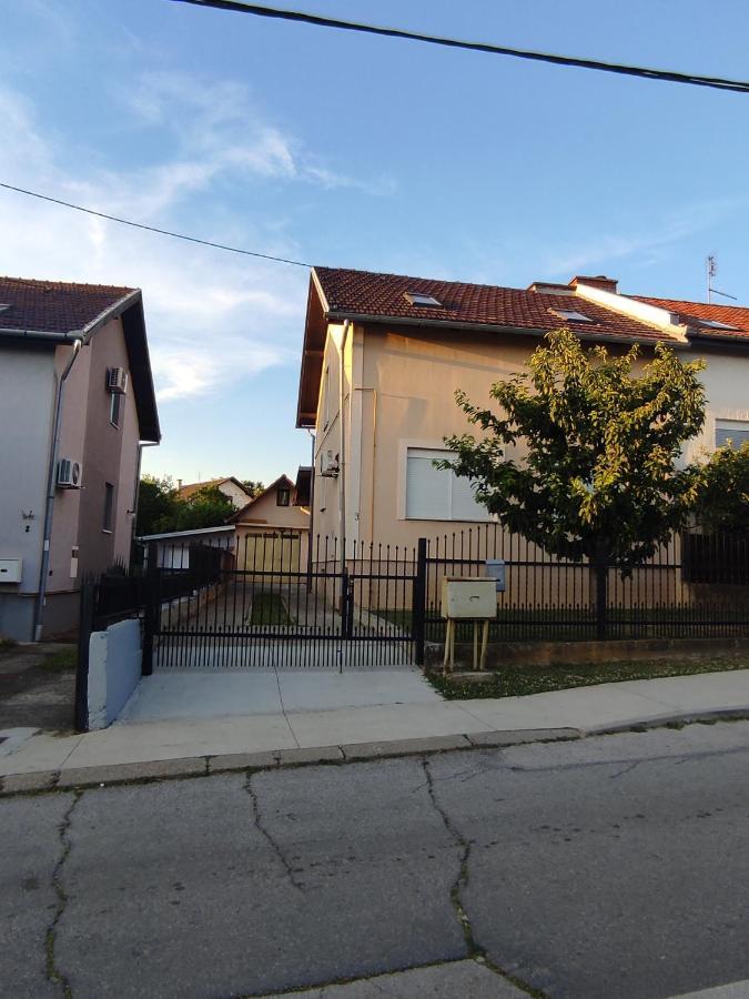 Kuca Za Odmor Kod Mare Vila Vukovar Exterior foto
