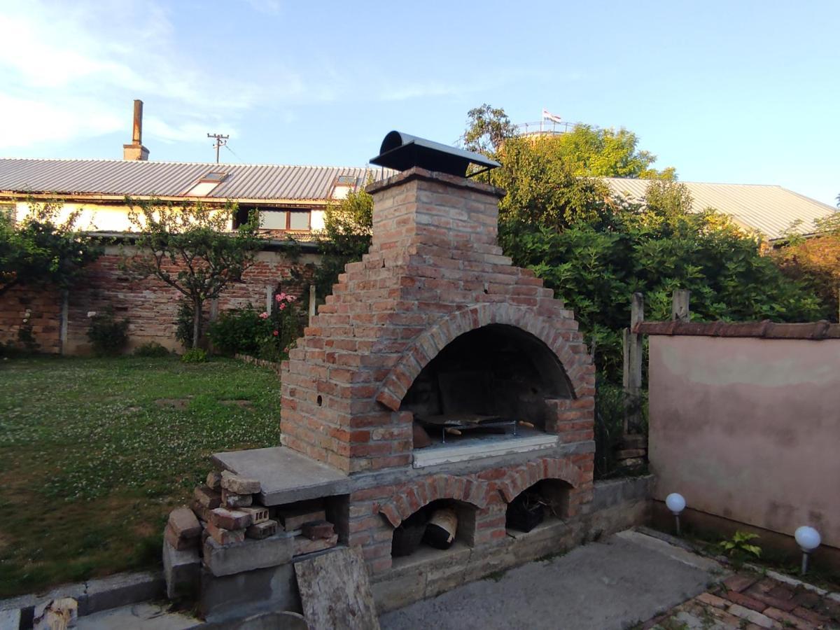 Kuca Za Odmor Kod Mare Vila Vukovar Exterior foto
